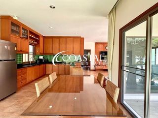 Casa en alquiler de 3 habitaciones en Bang Lamung, Chonburi
