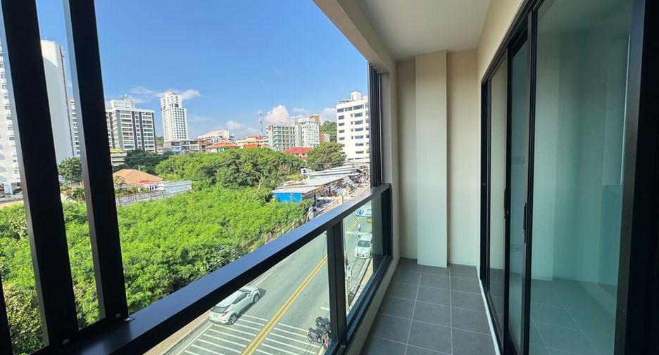 Local comercial en alquiler de 4 habitaciones en Bang Lamung, Chonburi