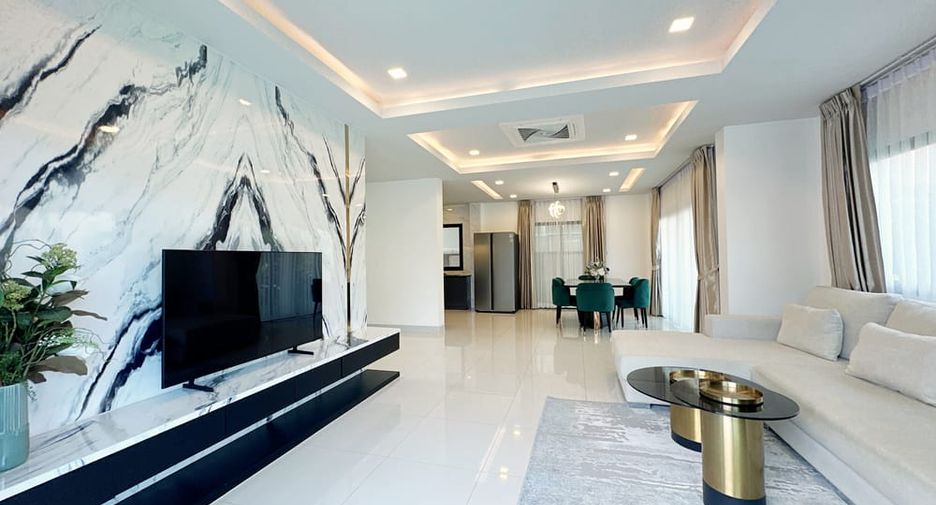 À louer 4 chambres villa à Bang Lamung, Chonburi