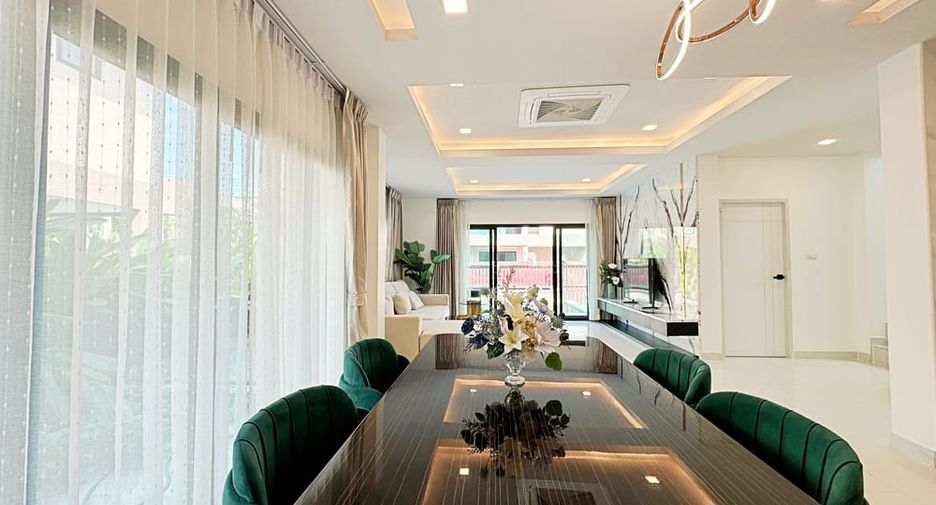À louer 4 chambres villa à Bang Lamung, Chonburi