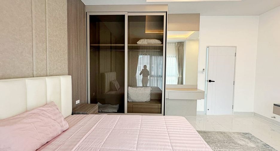À louer 4 chambres villa à Bang Lamung, Chonburi