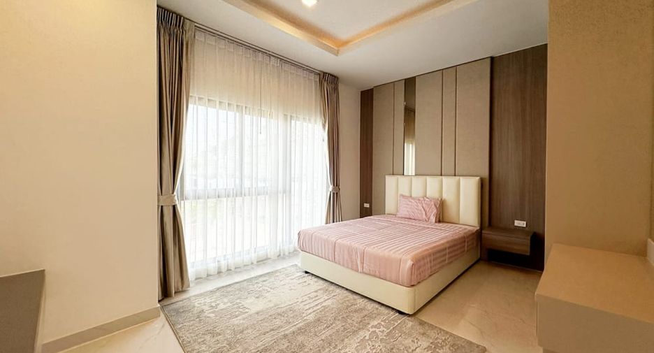 À louer 4 chambres villa à Bang Lamung, Chonburi