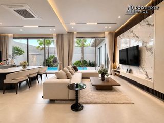 Villa en alquiler de 4 habitaciones en Bang Lamung, Chonburi
