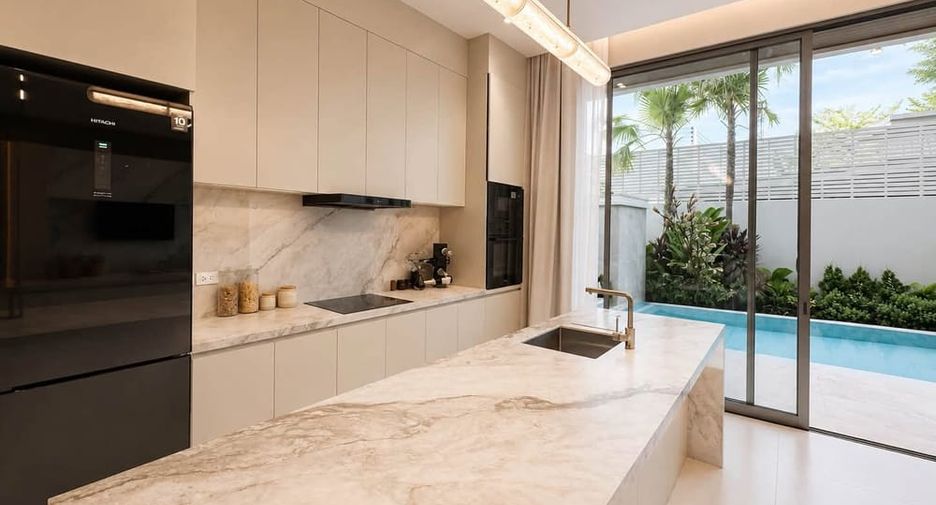 Villa en alquiler de 4 habitaciones en Bang Lamung, Chonburi