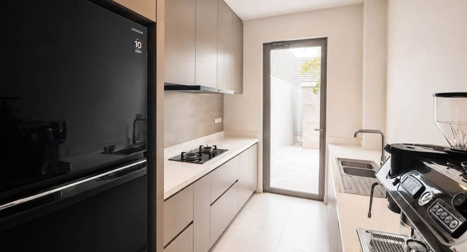 Villa en alquiler de 4 habitaciones en Bang Lamung, Chonburi