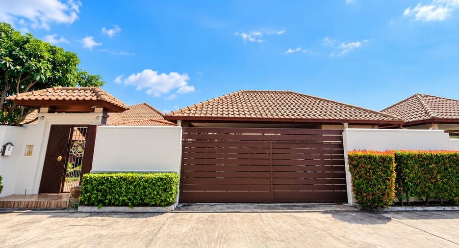 For sale 3 bedrooms house in Huay Yai, Pattaya