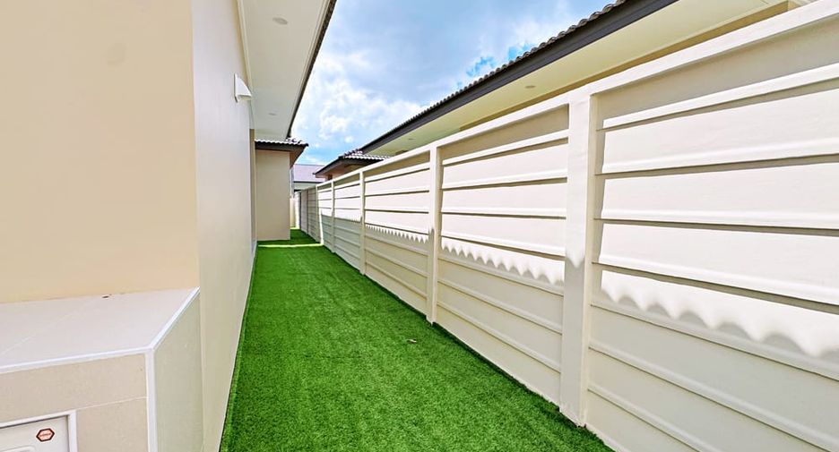 For rent 3 bedrooms villa in Bang Lamung, Chonburi