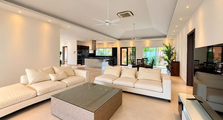 For rent 3 bedrooms villa in Bang Lamung, Chonburi