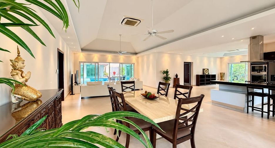 For rent 3 bedrooms villa in Bang Lamung, Chonburi