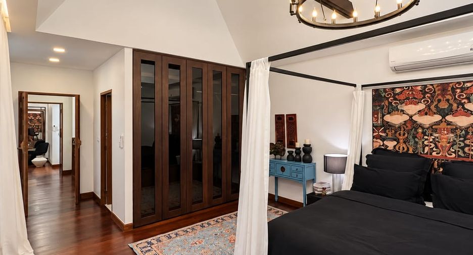 For sale 5 bedrooms villa in Bang Lamung, Chonburi