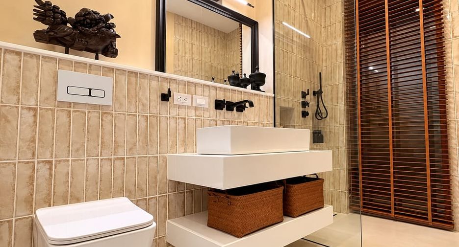 For sale 5 bedrooms villa in Bang Lamung, Chonburi