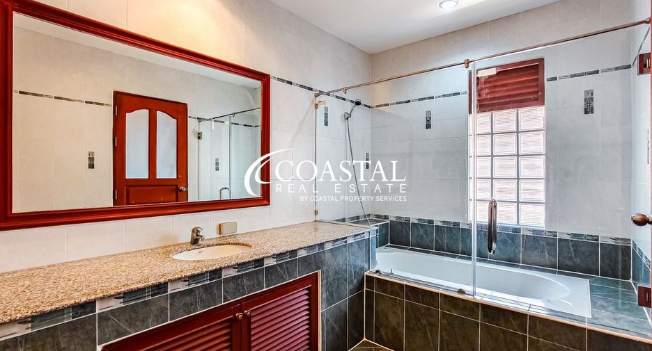 Haus zur Miete mit 4 Zimmer in Bang Lamung, Chonburi