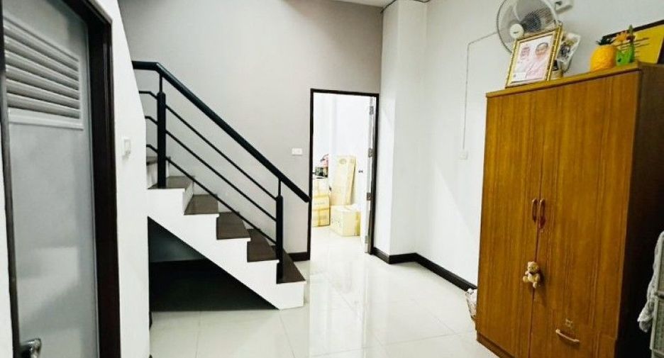 Продажа 2 спальни таунхаус в Lom Sak, Phetchabun