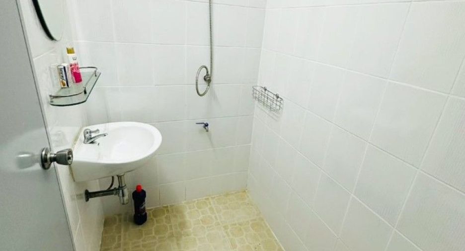 Продажа 2 спальни таунхаус в Lom Sak, Phetchabun