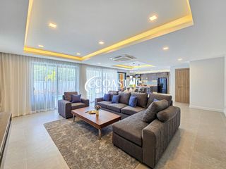 Casa en alquiler y en venta de 4 habitaciones en Bang Lamung, Chonburi