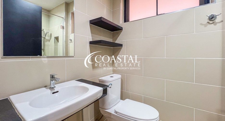 Casa en alquiler de 4 habitaciones en Bang Lamung, Chonburi