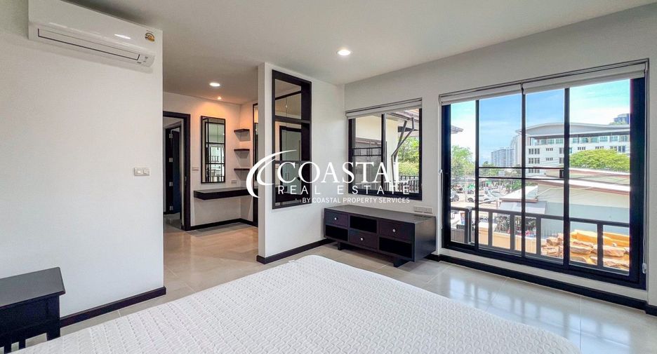 Casa en alquiler de 4 habitaciones en Bang Lamung, Chonburi