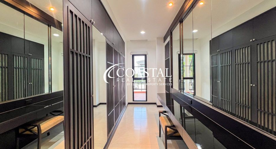 Casa en alquiler de 4 habitaciones en Bang Lamung, Chonburi