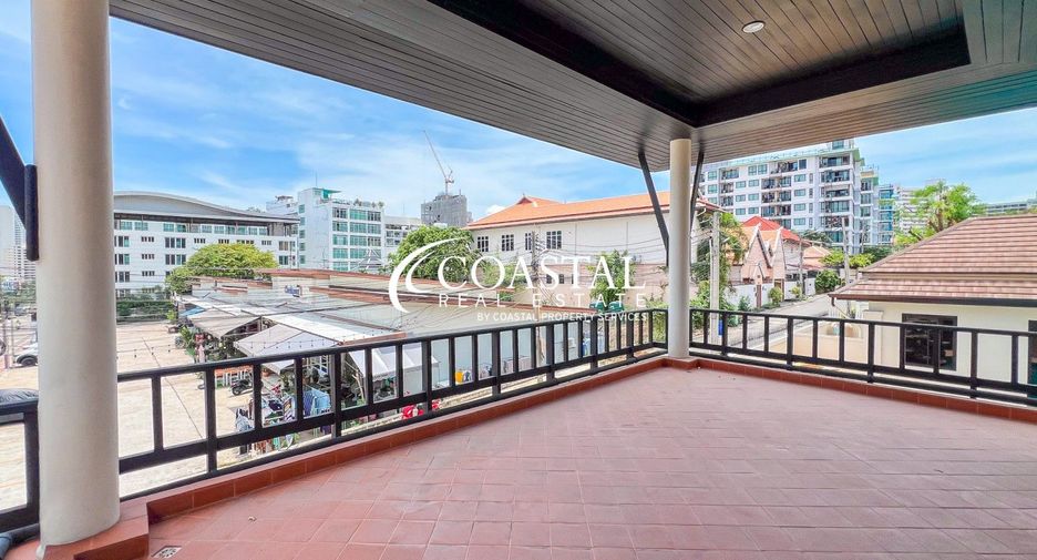 Casa en alquiler de 4 habitaciones en Bang Lamung, Chonburi