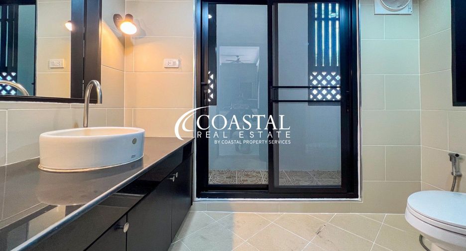Casa en alquiler de 4 habitaciones en Bang Lamung, Chonburi