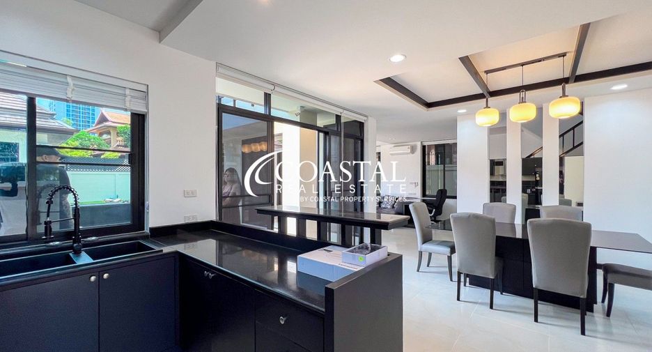 Casa en alquiler de 4 habitaciones en Bang Lamung, Chonburi