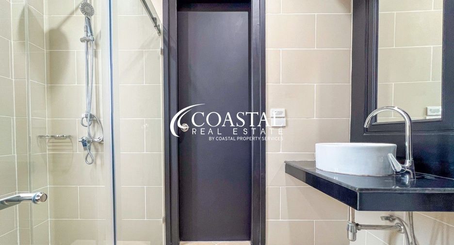 Casa en alquiler de 4 habitaciones en Bang Lamung, Chonburi