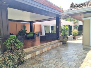 Villa en alquiler y en venta de 4 habitaciones en Bang Lamung, Chonburi