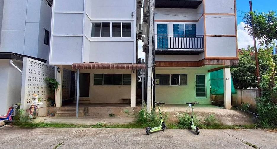 Local comercial en alquiler de 7 habitaciones en Mueang Chiang Mai, Chiang Mai