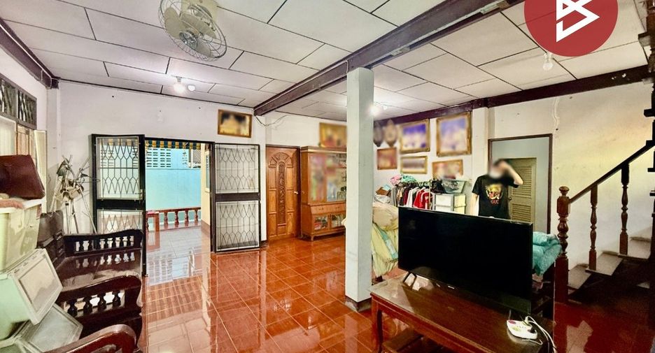 Casa en venta de 3 habitaciones en Phra Samut Chedi, Samut Prakan