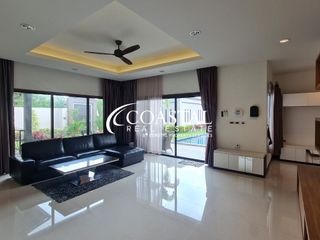 Casa en alquiler de 3 habitaciones en Bang Lamung, Chonburi