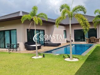 Casa en alquiler de 3 habitaciones en Bang Lamung, Chonburi