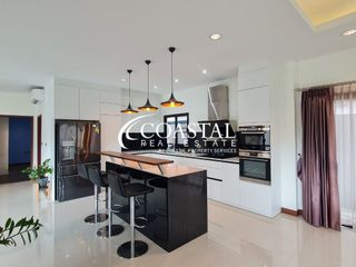 Casa en alquiler de 3 habitaciones en Bang Lamung, Chonburi
