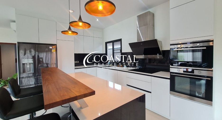 Casa en alquiler de 3 habitaciones en Huay Yai, Pattaya