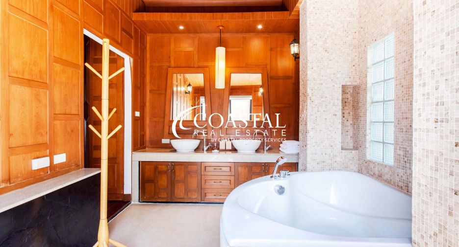 Casa en alquiler y en venta de 4 habitaciones en Jomtien, Pattaya