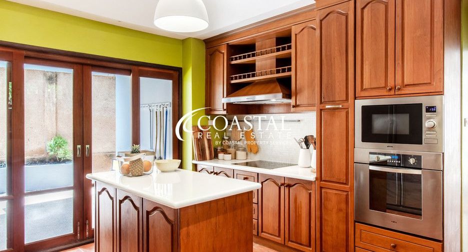 Casa en alquiler y en venta de 4 habitaciones en Jomtien, Pattaya