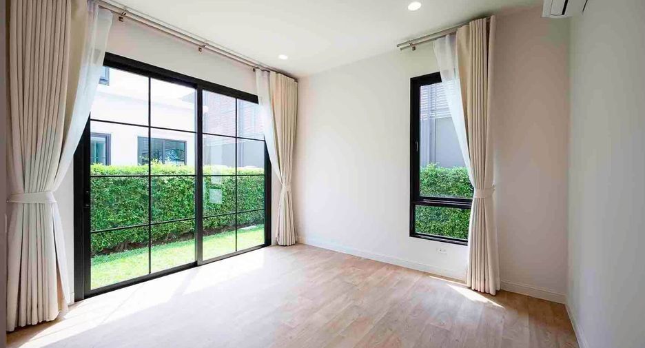 Casa en alquiler de 4 habitaciones en Saphan Sung, Bangkok