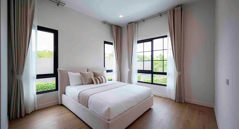 Casa en alquiler de 4 habitaciones en Saphan Sung, Bangkok