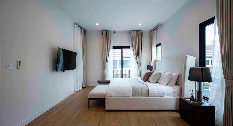 Casa en alquiler de 4 habitaciones en Saphan Sung, Bangkok
