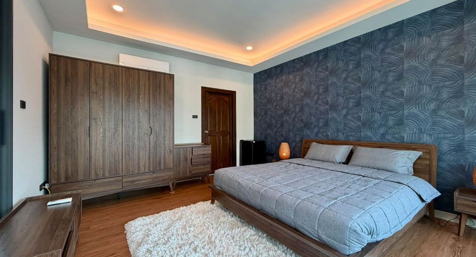 For rent 3 bedrooms villa in Bang Lamung, Chonburi