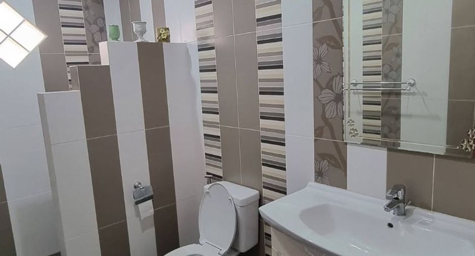 Casa en alquiler de 3 habitaciones en Bang Lamung, Chonburi