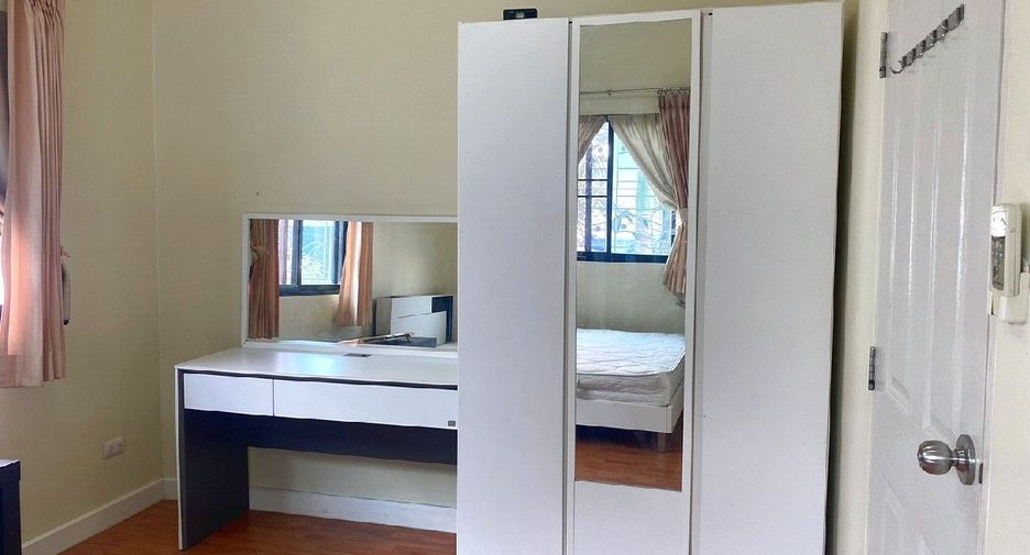 For rent 2 bedrooms townhouse in Bang Sao Thong, Samut Prakan