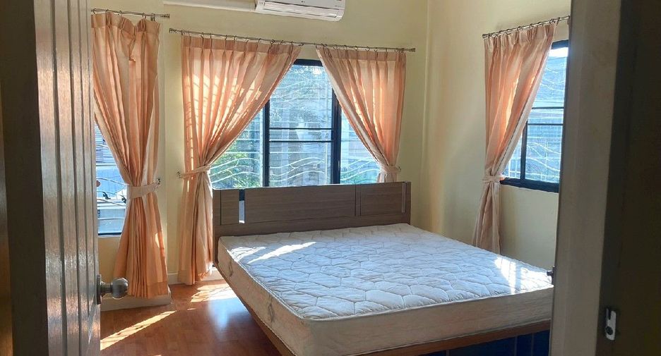 For rent 2 bedrooms townhouse in Bang Sao Thong, Samut Prakan