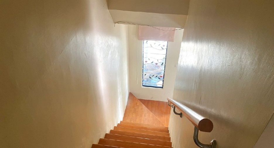 For rent 2 bedrooms townhouse in Bang Sao Thong, Samut Prakan