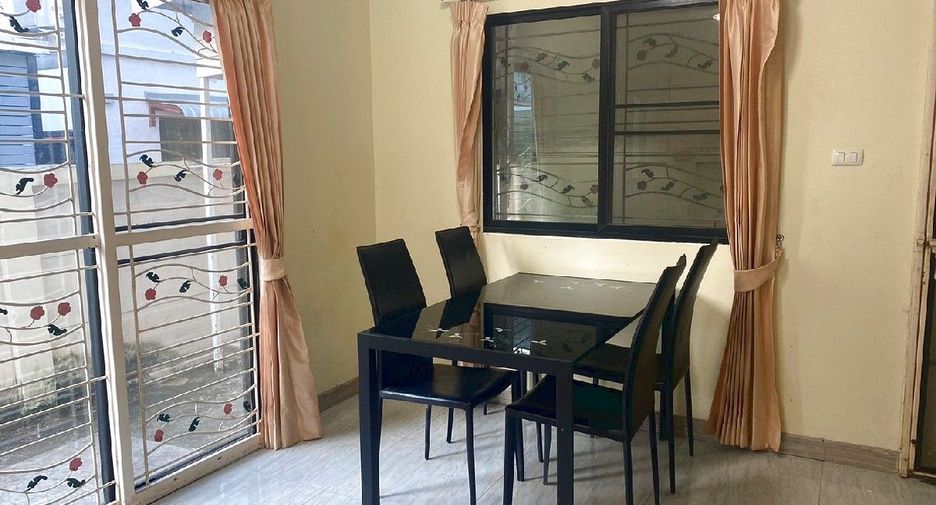 For rent 2 bedrooms townhouse in Bang Sao Thong, Samut Prakan