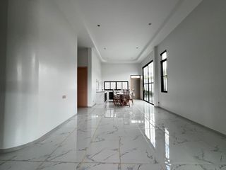 出售 3 卧室 别墅 在 Mueang Krabi, Krabi