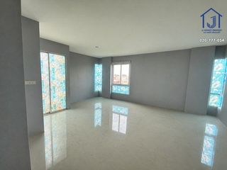 Продажа 1 кровать кондо в Мин Бури, Бангкок