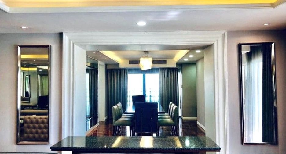 For sale 3 bedrooms condo in Watthana, Bangkok