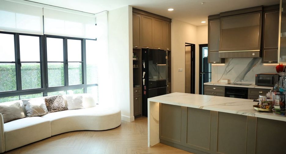 Casa en alquiler y en venta de 5 habitaciones en Bang Phli, Samut Prakan