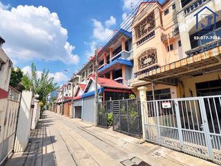 For sale 4 bedrooms townhouse in Bang Sue, Bangkok