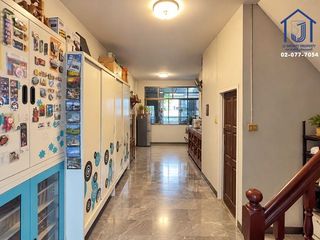 For sale 4 bedrooms townhouse in Bang Sue, Bangkok
